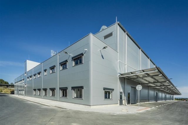 Montagehalle der Firma KDK Automotive